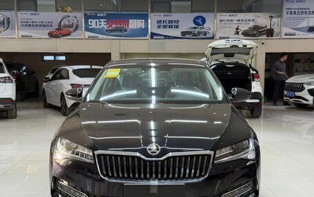 Skoda Superb III рестайлинг, 2025 год, 2 715 000 рублей, 2 фотография