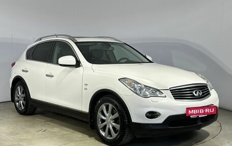 Infiniti QX50 I рестайлинг, 2014 год, 1 560 000 рублей, 4 фотография