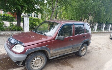 Chevrolet Niva I рестайлинг, 2004 год, 150 000 рублей, 2 фотография