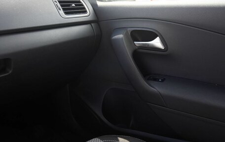 Volkswagen Polo VI (EU Market), 2016 год, 1 200 000 рублей, 18 фотография