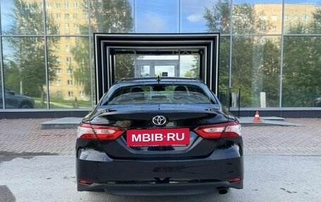 Toyota Camry, 2021 год, 2 599 000 рублей, 6 фотография