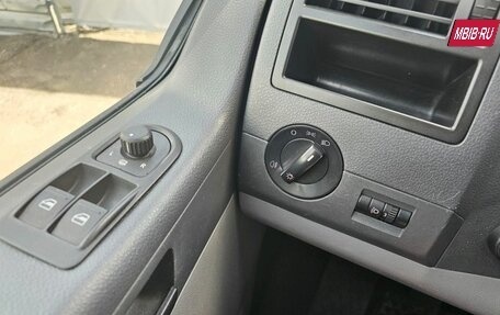 Volkswagen Transporter T5 рестайлинг, 2008 год, 1 099 000 рублей, 14 фотография