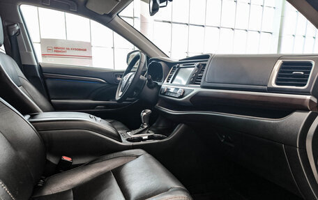 Toyota Highlander III, 2014 год, 2 750 000 рублей, 15 фотография