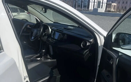 Toyota RAV4, 2017 год, 2 850 000 рублей, 13 фотография