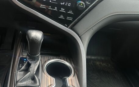 Toyota Camry, 2018 год, 2 450 000 рублей, 5 фотография