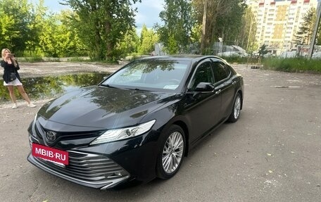 Toyota Camry, 2018 год, 2 450 000 рублей, 4 фотография