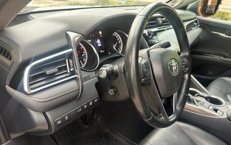 Toyota Camry, 2018 год, 2 450 000 рублей, 8 фотография
