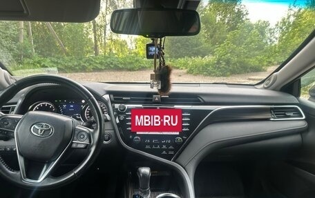 Toyota Camry, 2018 год, 2 450 000 рублей, 11 фотография