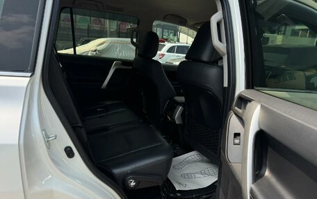 Toyota Land Cruiser Prado 150 рестайлинг 2, 2018 год, 4 900 000 рублей, 24 фотография