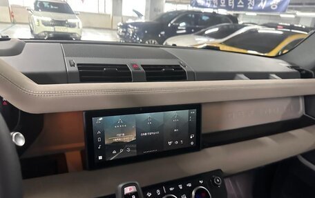 Land Rover Defender II, 2023 год, 10 000 000 рублей, 11 фотография