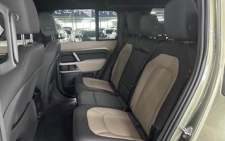 Land Rover Defender II, 2023 год, 10 000 000 рублей, 13 фотография