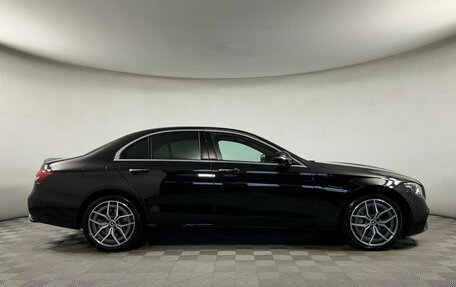 Mercedes-Benz E-Класс, 2022 год, 5 429 000 рублей, 4 фотография