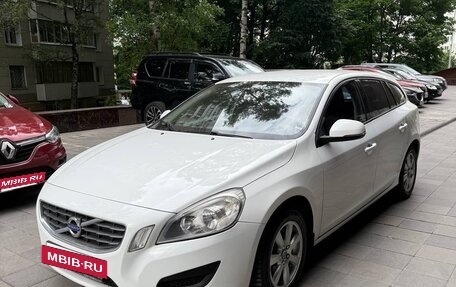 Volvo V60 I, 2011 год, 1 090 000 рублей, 2 фотография