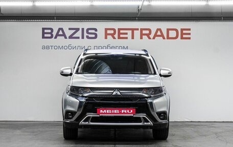 Mitsubishi Outlander III рестайлинг 3, 2022 год, 2 690 000 рублей, 3 фотография
