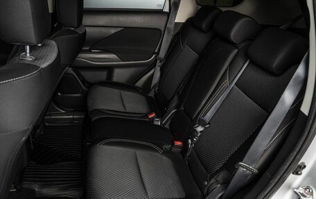 Mitsubishi Outlander III рестайлинг 3, 2022 год, 2 690 000 рублей, 14 фотография