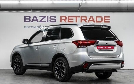 Mitsubishi Outlander III рестайлинг 3, 2022 год, 2 690 000 рублей, 8 фотография