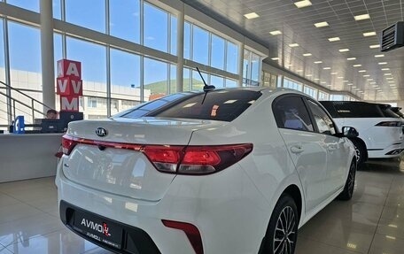 KIA Rio IV, 2018 год, 1 549 000 рублей, 8 фотография