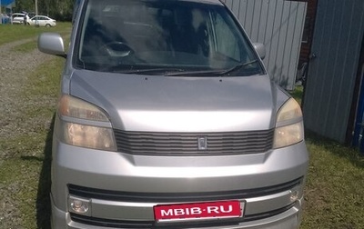 Toyota Voxy II, 2003 год, 720 000 рублей, 1 фотография