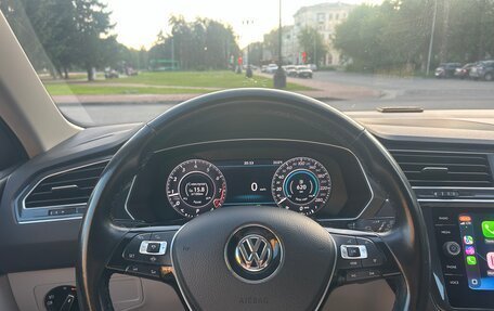 Volkswagen Tiguan II, 2018 год, 3 000 000 рублей, 6 фотография