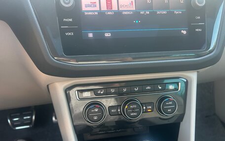 Volkswagen Tiguan II, 2018 год, 3 000 000 рублей, 19 фотография