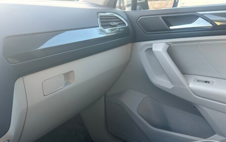 Volkswagen Tiguan II, 2018 год, 3 000 000 рублей, 16 фотография