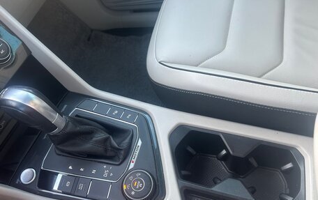 Volkswagen Tiguan II, 2018 год, 3 000 000 рублей, 17 фотография