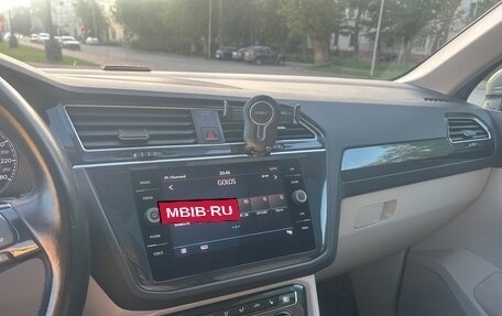 Volkswagen Tiguan II, 2018 год, 3 000 000 рублей, 18 фотография