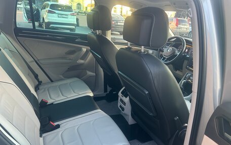 Volkswagen Tiguan II, 2018 год, 3 000 000 рублей, 30 фотография