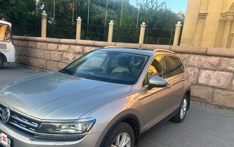 Volkswagen Tiguan II, 2018 год, 3 000 000 рублей, 36 фотография