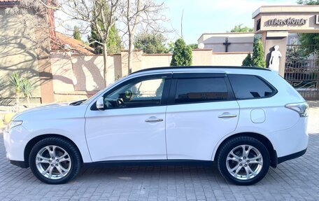 Mitsubishi Outlander III рестайлинг 3, 2012 год, 1 200 000 рублей, 2 фотография