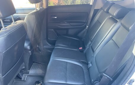 Mitsubishi Outlander III рестайлинг 3, 2012 год, 1 200 000 рублей, 5 фотография