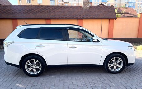 Mitsubishi Outlander III рестайлинг 3, 2012 год, 1 200 000 рублей, 14 фотография
