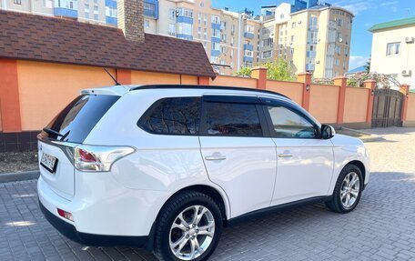 Mitsubishi Outlander III рестайлинг 3, 2012 год, 1 200 000 рублей, 13 фотография