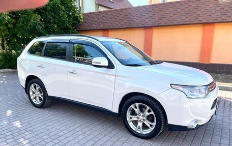 Mitsubishi Outlander III рестайлинг 3, 2012 год, 1 200 000 рублей, 15 фотография