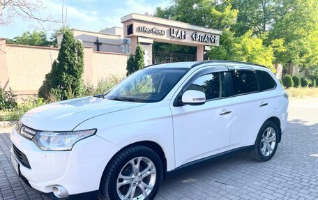Mitsubishi Outlander III рестайлинг 3, 2012 год, 1 200 000 рублей, 18 фотография