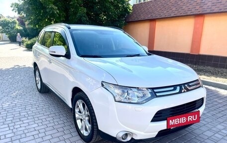 Mitsubishi Outlander III рестайлинг 3, 2012 год, 1 200 000 рублей, 16 фотография