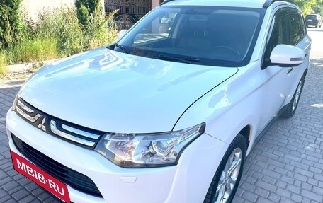 Mitsubishi Outlander III рестайлинг 3, 2012 год, 1 200 000 рублей, 20 фотография