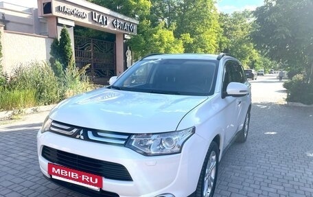 Mitsubishi Outlander III рестайлинг 3, 2012 год, 1 200 000 рублей, 17 фотография
