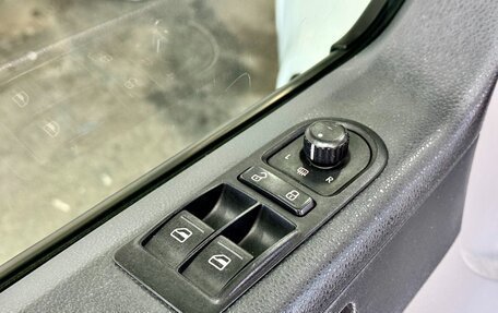 Volkswagen Caravelle T5, 2012 год, 1 799 000 рублей, 15 фотография