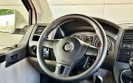 Volkswagen Caravelle T5, 2012 год, 1 799 000 рублей, 14 фотография