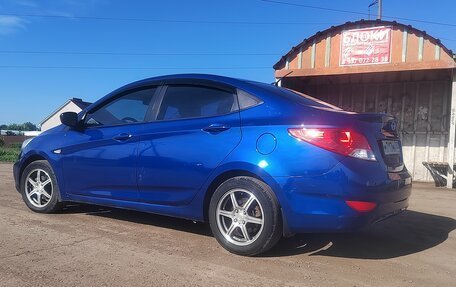 Hyundai Solaris II рестайлинг, 2011 год, 605 000 рублей, 3 фотография