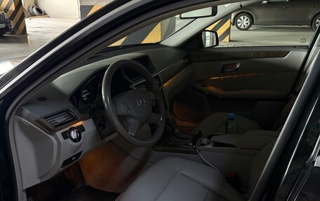 Mercedes-Benz E-Класс, 2009 год, 1 120 000 рублей, 4 фотография