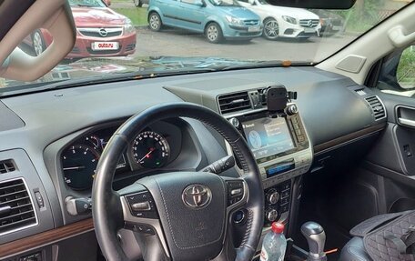 Toyota Land Cruiser Prado 150 рестайлинг 2, 2017 год, 5 000 000 рублей, 7 фотография