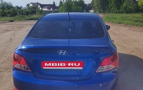 Hyundai Solaris II рестайлинг, 2011 год, 605 000 рублей, 2 фотография