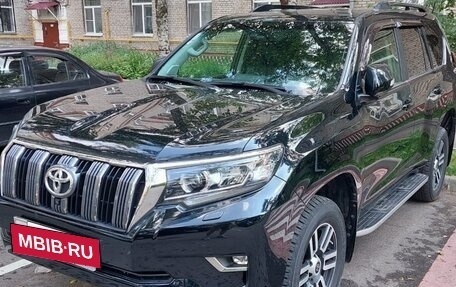 Toyota Land Cruiser Prado 150 рестайлинг 2, 2017 год, 5 000 000 рублей, 4 фотография