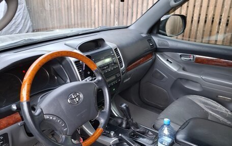Toyota Land Cruiser Prado 120 рестайлинг, 2005 год, 1 550 000 рублей, 11 фотография
