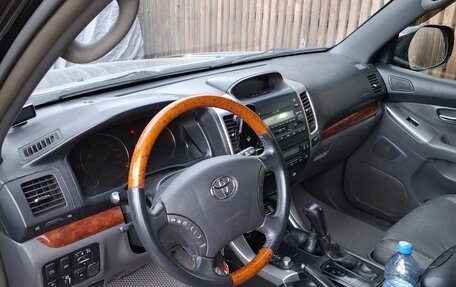 Toyota Land Cruiser Prado 120 рестайлинг, 2005 год, 1 550 000 рублей, 12 фотография