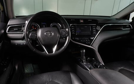 Toyota Camry, 2018 год, 2 700 000 рублей, 7 фотография