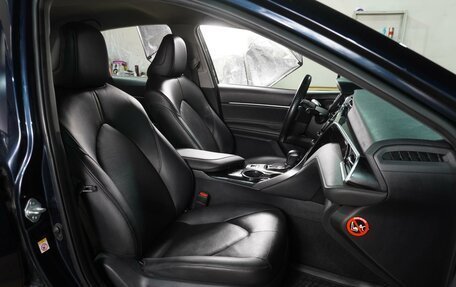 Toyota Camry, 2018 год, 2 700 000 рублей, 9 фотография