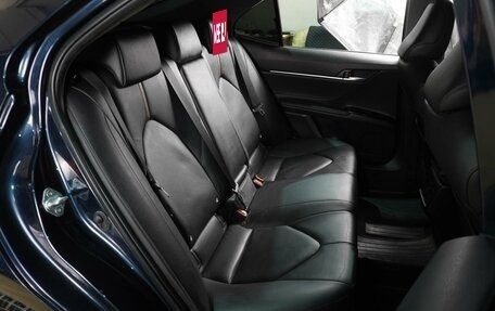 Toyota Camry, 2018 год, 2 700 000 рублей, 8 фотография